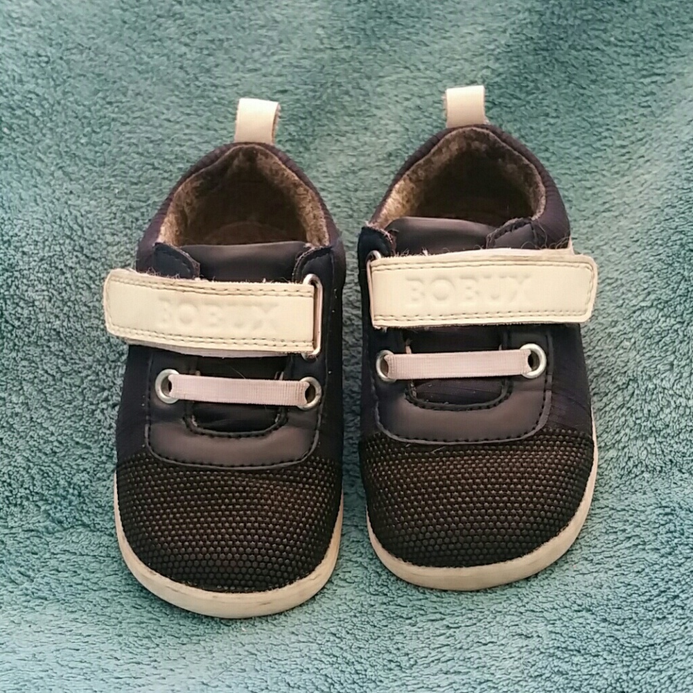 Bobux size 20 (US 4) shoes